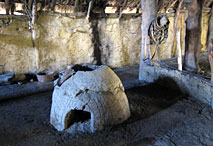 Four  l'intrieur d'un maison du nolithique